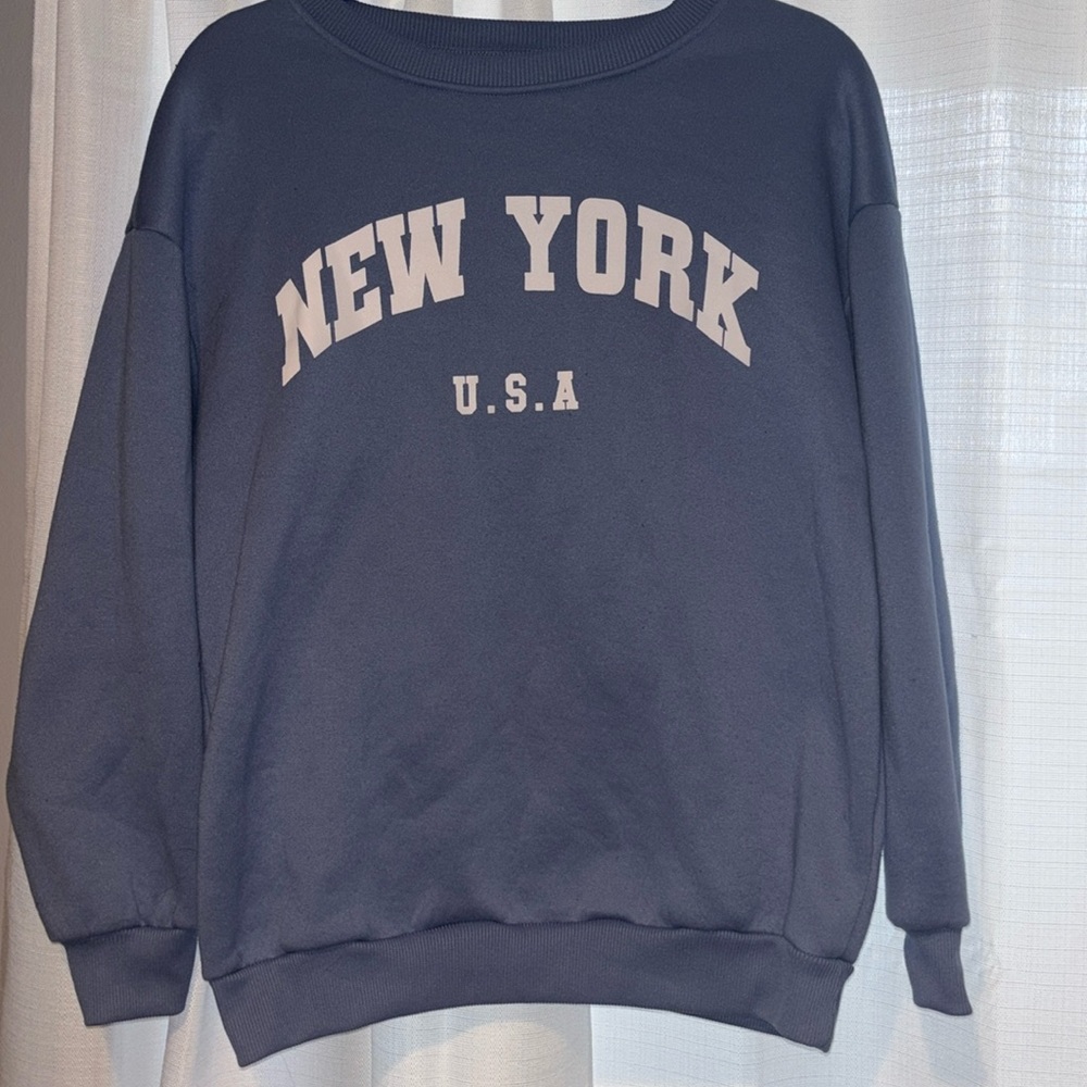SHEIN Women’s Medium Light Blue New York Crewneck